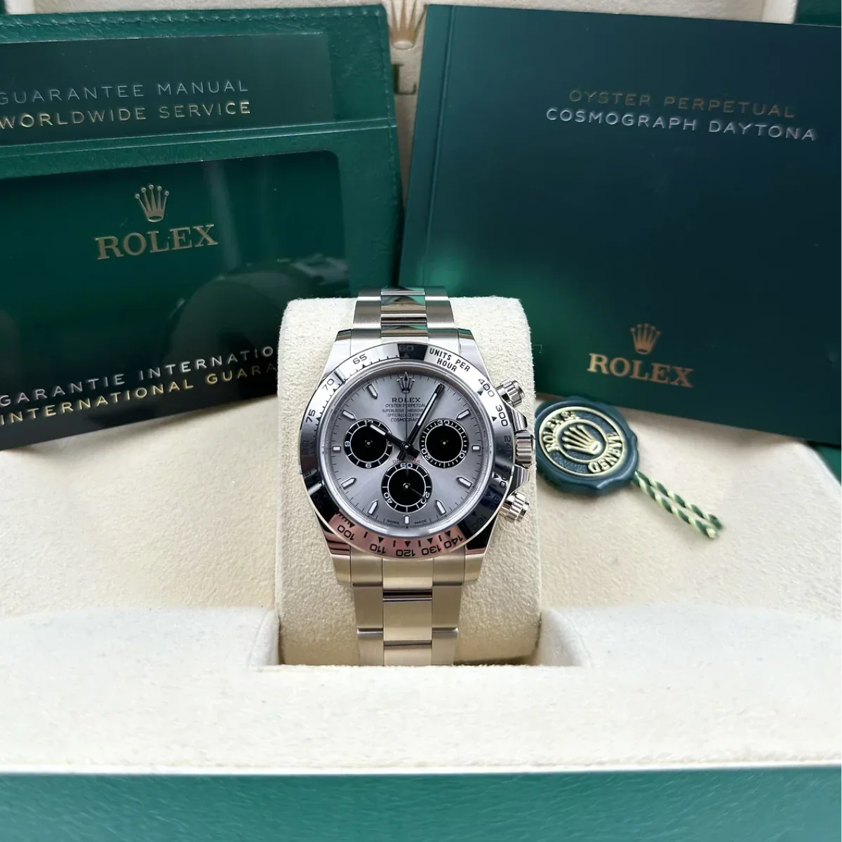 Daytona 40 mm White Gold Silver Dial Mens Watch M126509-0003